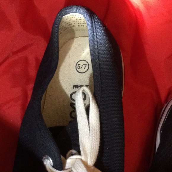 BLACK & WHITE RETRO CANVAS SNEAKERS - Picture 4 of 5